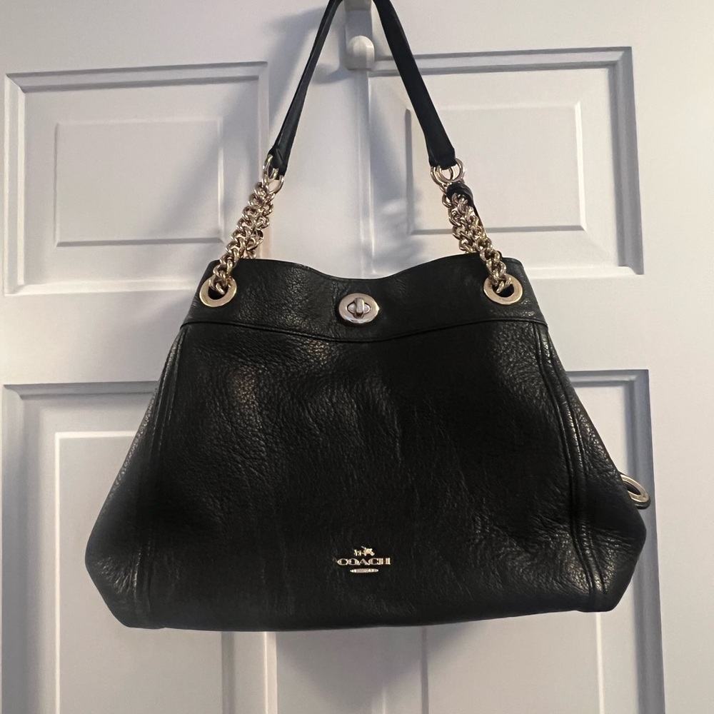 Coach Edie Turnlock Black pebbled Leather Shoulder Bag